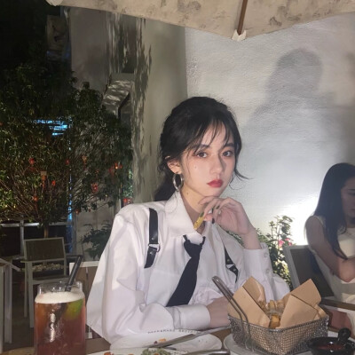 一组酷酷的女生头像