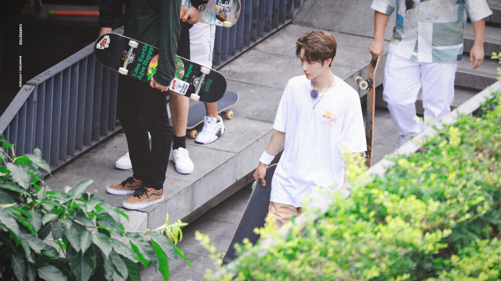 190620 极限青春录制 @UNIQ-王一博 ☀活泼可爱王板仔☀ cr:logo ​​​