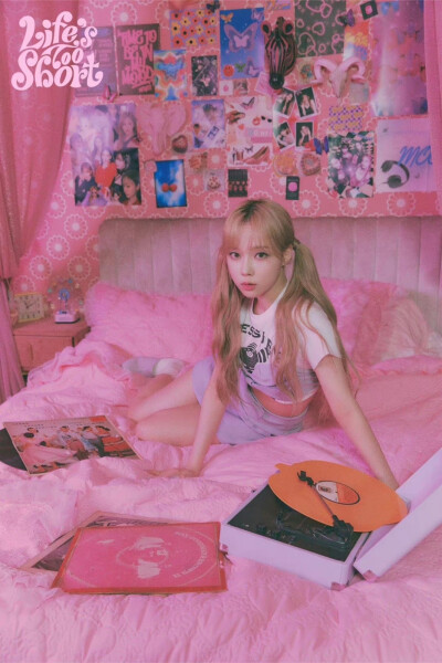 aespa《Life’s Too Short》
➫ 2022.06.24.#aespa# #æspa#
#LifesTooShort# 柳智敏 宁宁 金玟庭