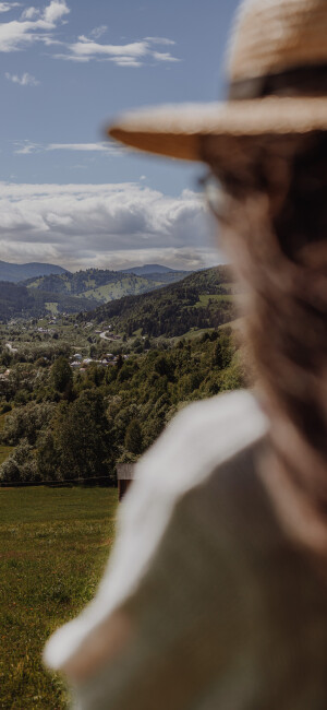 ：半句再见
                                           ⚪️