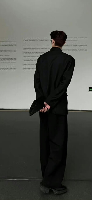 ：半句再见
                                           ⚪️