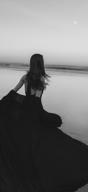 ：半句再见
                                           ⚪️