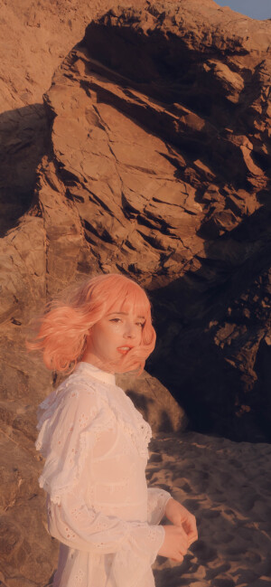 ：半句再见
                                           ⚪️