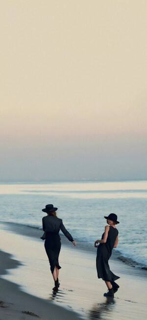 ：半句再见
                                           ⚪️