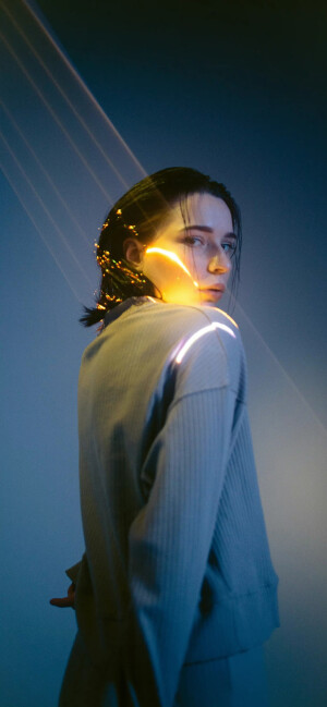 ：半句再见
                                           ⚪️