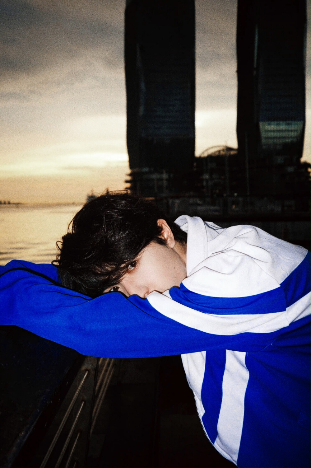 into1尹浩宇