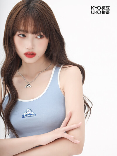 姐妹们，都冲了梗豆物语家这个玉桂狗联名的小背心嘛，甜美运动背心真的很戳我，而且右肩的这个真的好心机鸭，嘎嘎好看(｡･ω･｡)ﾉ♡ 