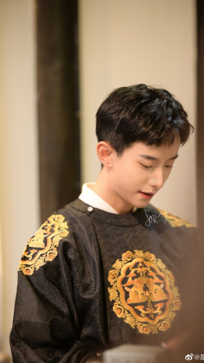 锦超
见微博超话