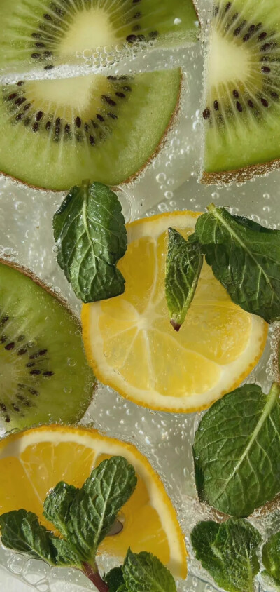 夏日 清凉壁纸 绿色系 冰块
图源>言橘