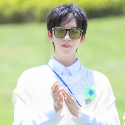 ►贺峻霖 严浩翔头像