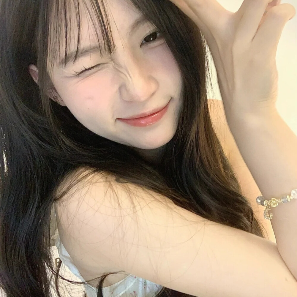 女头
图来源于网络 侵权删~