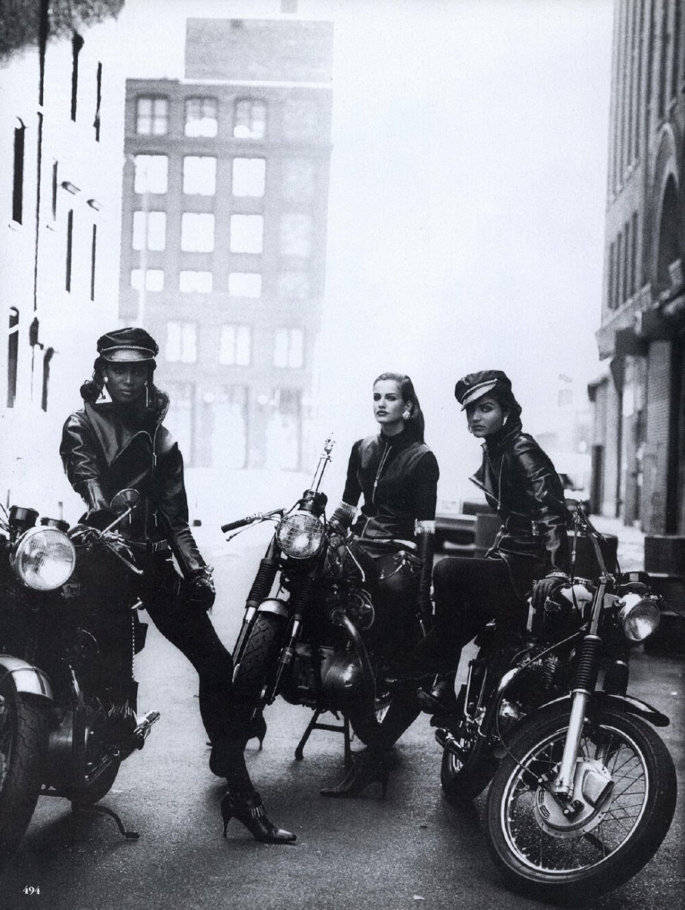 Vogue September 1991"Wild at Heart"
Models: Cindy Crawford, Tatjana Patitz, Helena Christensen, Linda Evangelista, Claudia Schiffer, Naomi Campbell, Karen Mulder & Stephanie Seymour
Photographer: Peter Lindbergh
Stylist: Grace Coddington
Hair: Odile Gilbert
Makeup: Stéphane Marais
weibo@Ouvg