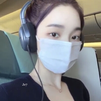 …>_<…