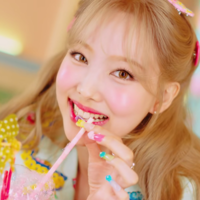 ‖林娜琏nayeon‖POP‖可二改
拜托林娜琏好甜好甜好米好米我好爱好爱
还有两张在评论
二改注明边初乐