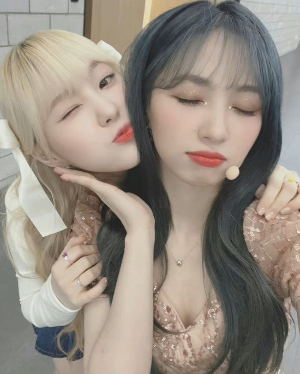 金采炫 & 许智媛 08logo 侵权删.