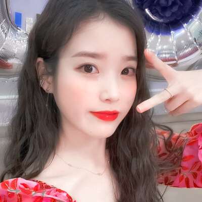 IU
