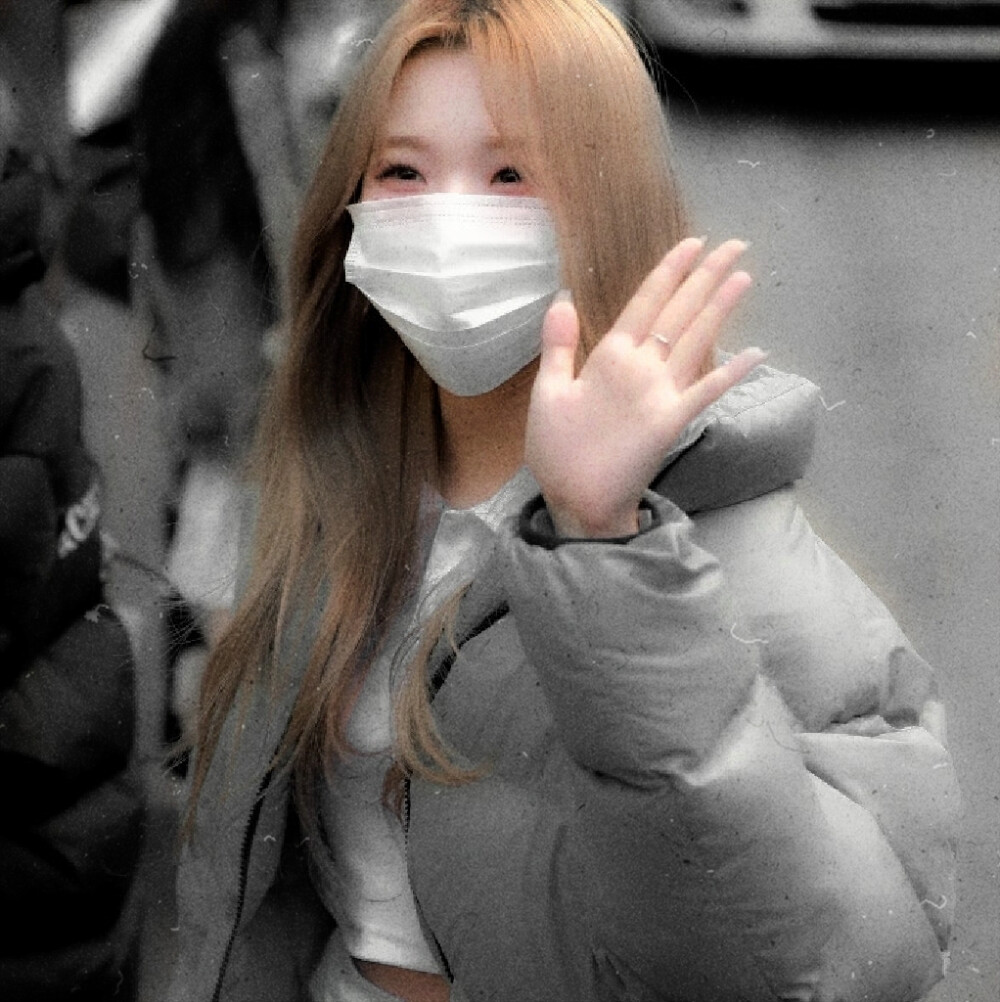 我的爱是烂尾的诗集.
