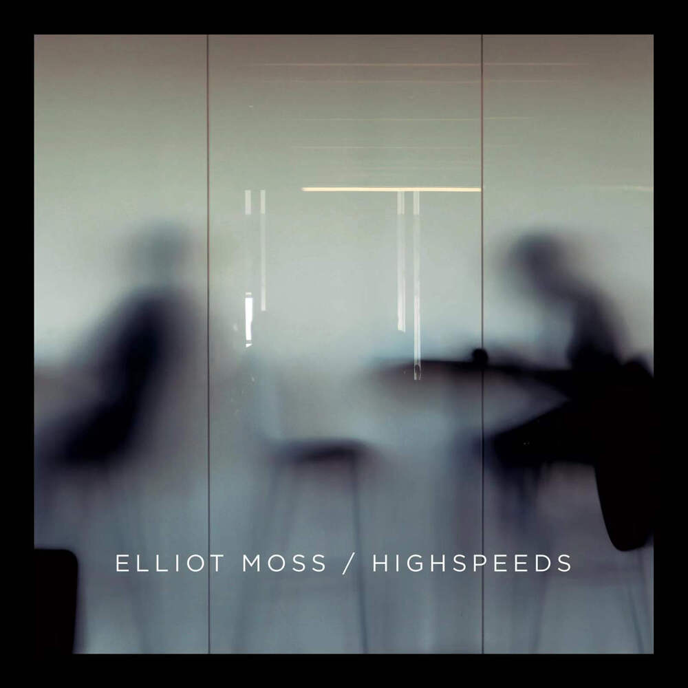 Elliot Moss的单曲《Slip》