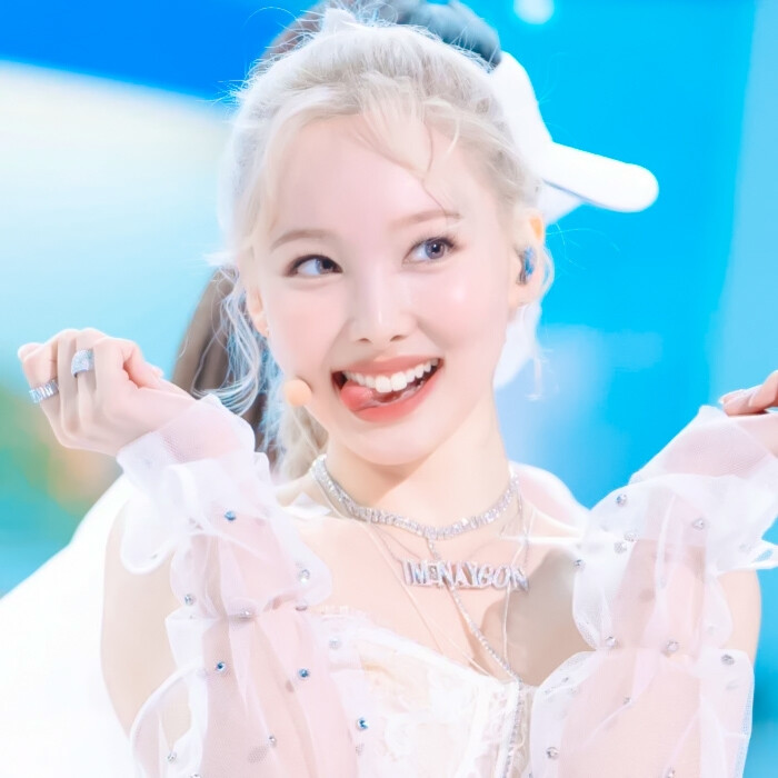  ▽ NAYEON．POP