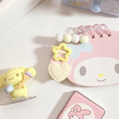 三丽鸥 封面 背景