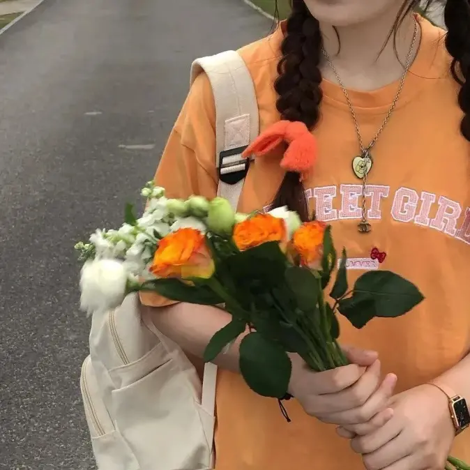 捧花女头-可礼拿
