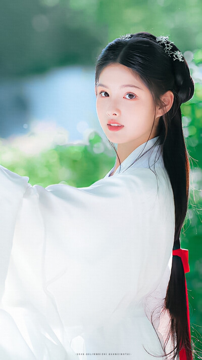 ✿ 云想衣裳花想容
