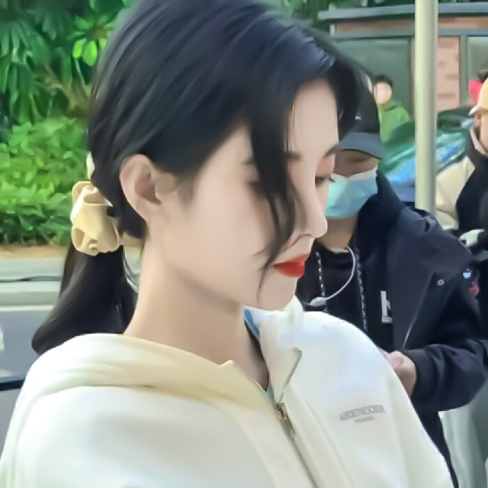 鞠婧祎，原余云珊