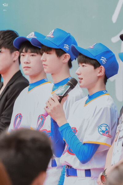 TFBOYS 王俊凯王源易烊千玺 《我们的少年时代》