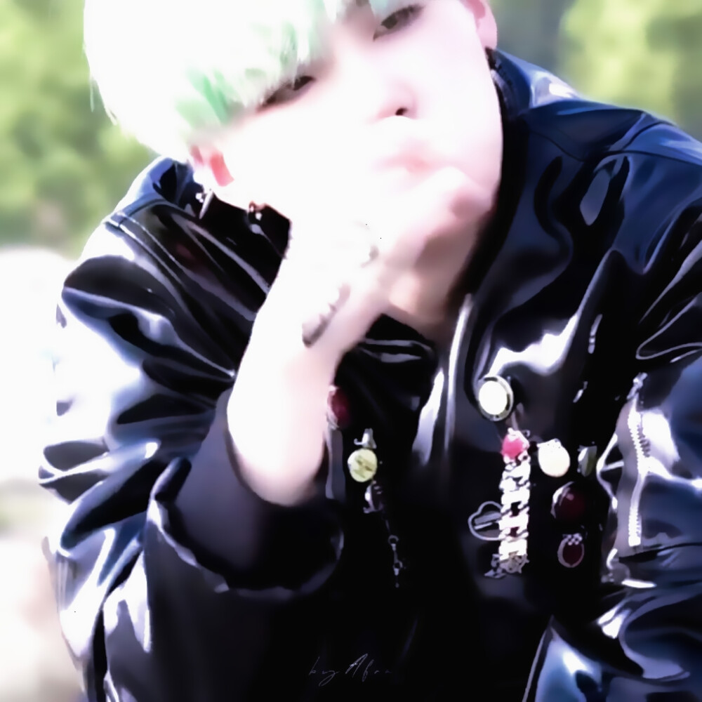 아직도 꿈에서 깨지 못하는 피터팬
是仍旧未从梦中醒来的彼得潘
闵玧其《Moonlight》
by.初恋Afra