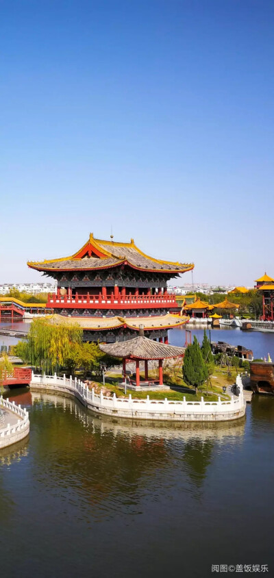 从lofter平台上收集到的一些红墙金瓦的摄影。可作为一些素材提供灵感和模型。