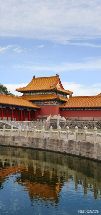 从lofter平台上收集到的一些红墙金瓦的摄影。可作为一些素材提供灵感和模型。