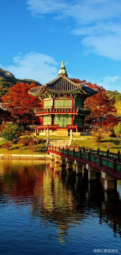 从lofter平台上收集到的一些红墙金瓦的摄影。可作为一些素材提供灵感和模型。