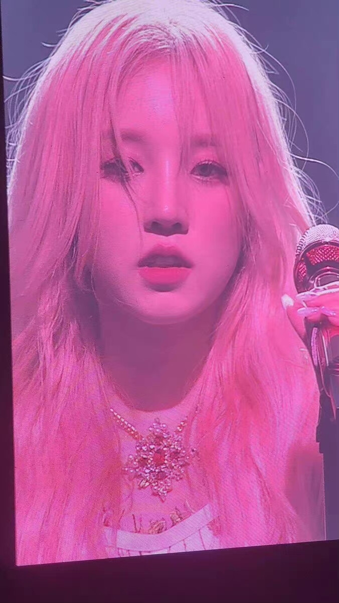 田小娟
Minnie
宋雨琦