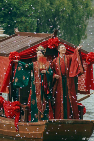 相濡以沫，相忘江湖