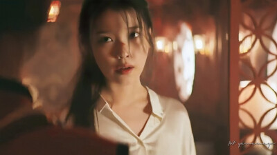 ◎李知恩 IU
◎橙光素材|女配
截自：IU《LILAC》