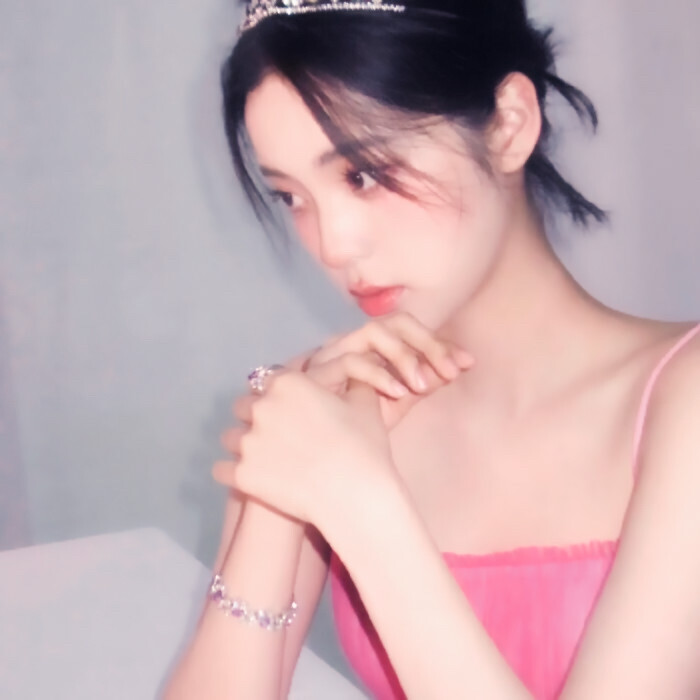 蝴蝶是不能沾水的 她也听不见你的爱
程韫