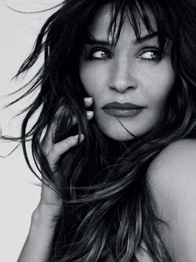 Elle Croatia July 2022
模特: Helena Christensen
摄影: Fernando Sippel
weibo@小象王国