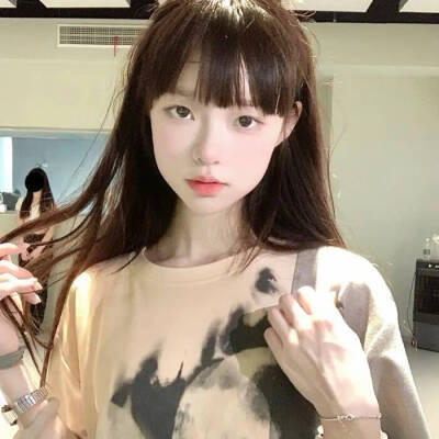 高高的翘鼻尖 想和你贴贴