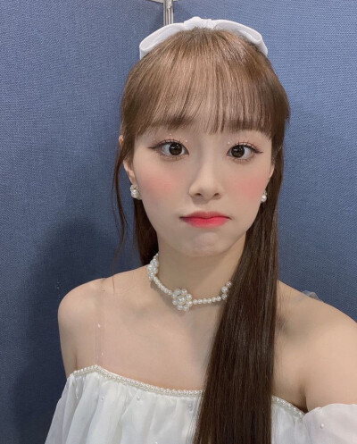 本月少女 Chuu 金智雨