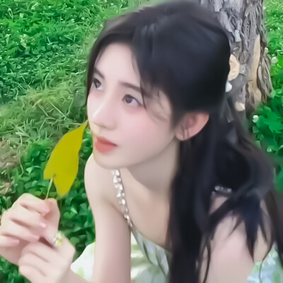 ·鞠婧祎套图·
·在七月流火辗转整个黄昏的时候再见·
·©江时树·
·禁二改二转·