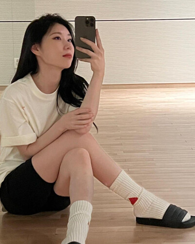 CHAERYEONG 李彩领