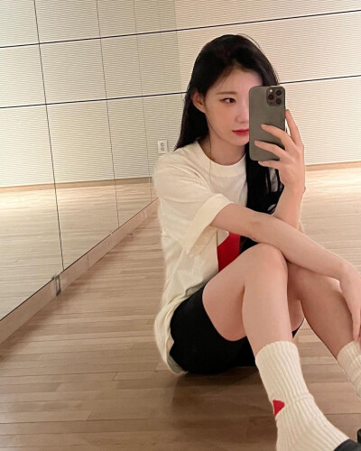 CHAERYEONG 李彩领