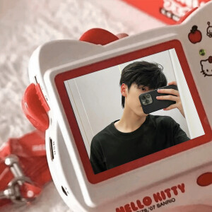 “我们长棱角 因为要变成星星。”