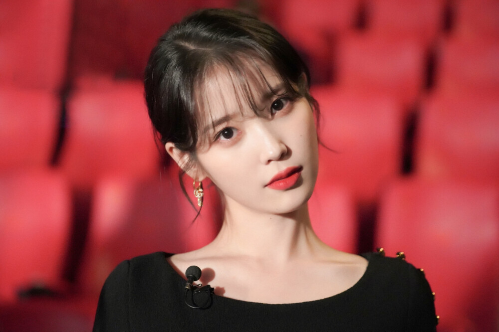 IU ｜ 李知恩
电脑壁纸
©__南宫_