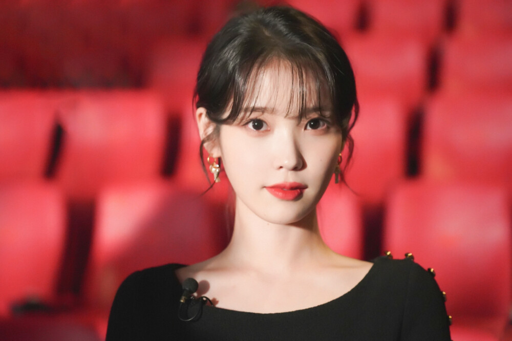 IU ｜ 李知恩
电脑壁纸
©__南宫_