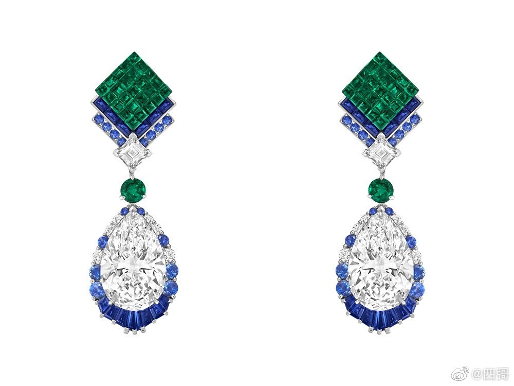 Van Cleef & Arpels 推出新一季高级珠宝系列——「Legend of Diamonds」，致敬天然钻石的非凡魅力。新系列共由25件作品组成，所有钻石主石均切割自一颗910ct稀有巨钻原石「莱索托传奇」（Lesotho Legend），完美融入世家最经典的隐密式镶嵌工艺（Mystery Set），创造出工艺、美学与自然瑰宝辉映的杰出篇章。