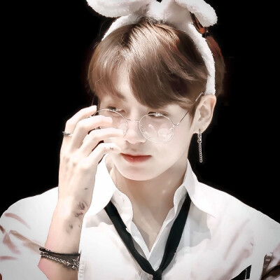 姐姐的专属小兔子
cr.BITBYBIT_JK‬