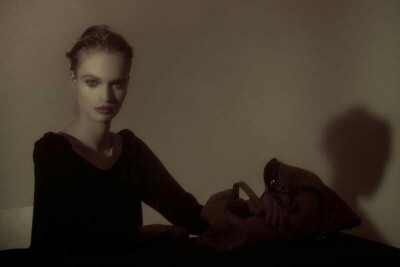 取自网易云音乐用户：“歧路莲”的动态