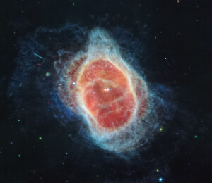 韦布空间望远镜 南天环状星云 Southern Ring Nebula (NIRCam+MIRI )The bright star at the center of NGC 3132.  展示了不同红外波段这个行星状星云的细节 来自https://webbtelescope.org/contents/media/images/2022/033/01G70BGTSYBHS69T7K3N3ASSEB?page=1&filterUUID=91dfa083-c258-4f9f-bef1-8f40c26f4c97&continueFlag=3a73de48bbeb06166797ffdd65ef6ed4