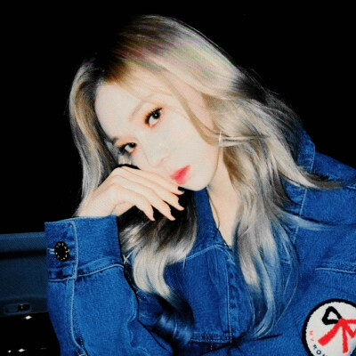  I'll play you one last song for ROSÉ.